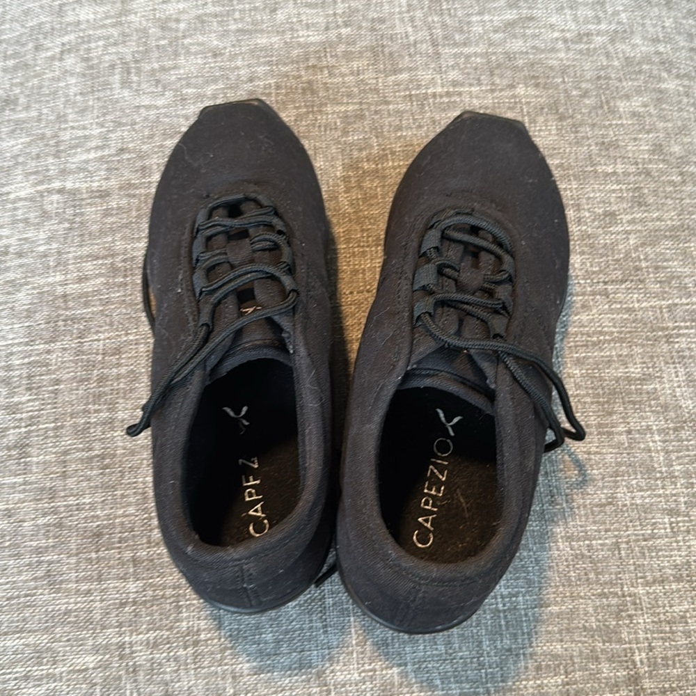 Capezio Black Athletic Shoes - Picture 4 of 9